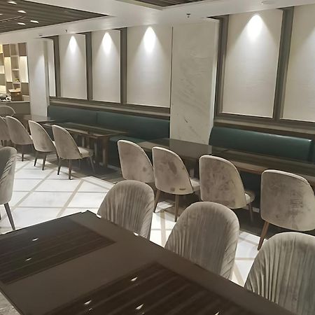 Blusalzz Residence Amritsar Bagian luar foto