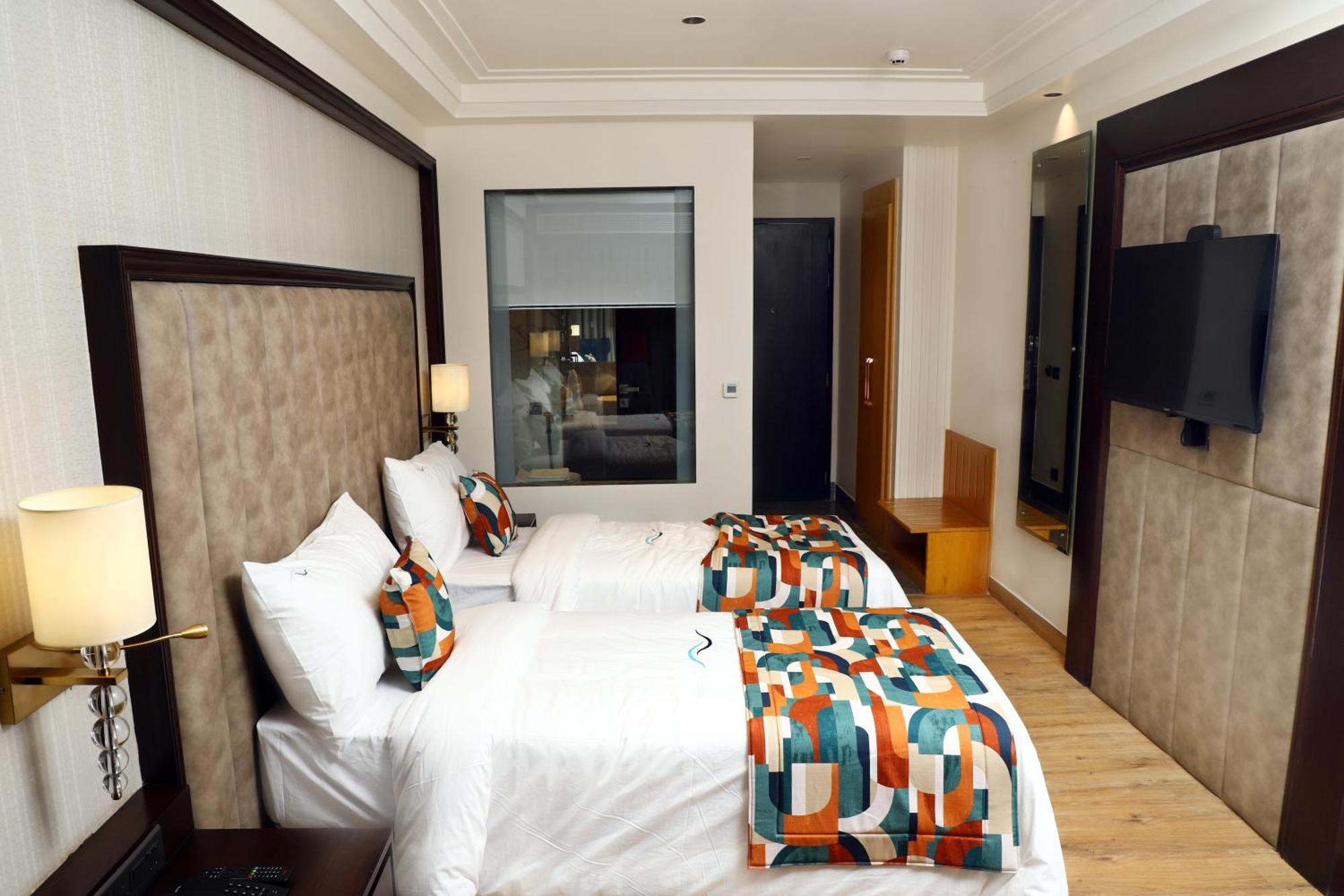Blusalzz Residence Amritsar Bagian luar foto