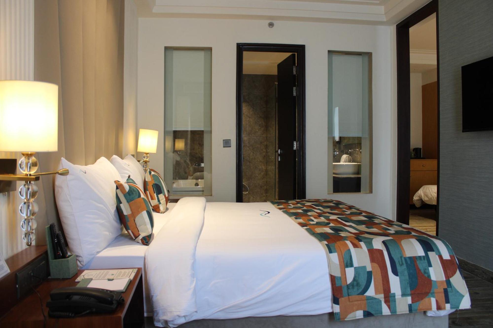 Blusalzz Residence Amritsar Bagian luar foto