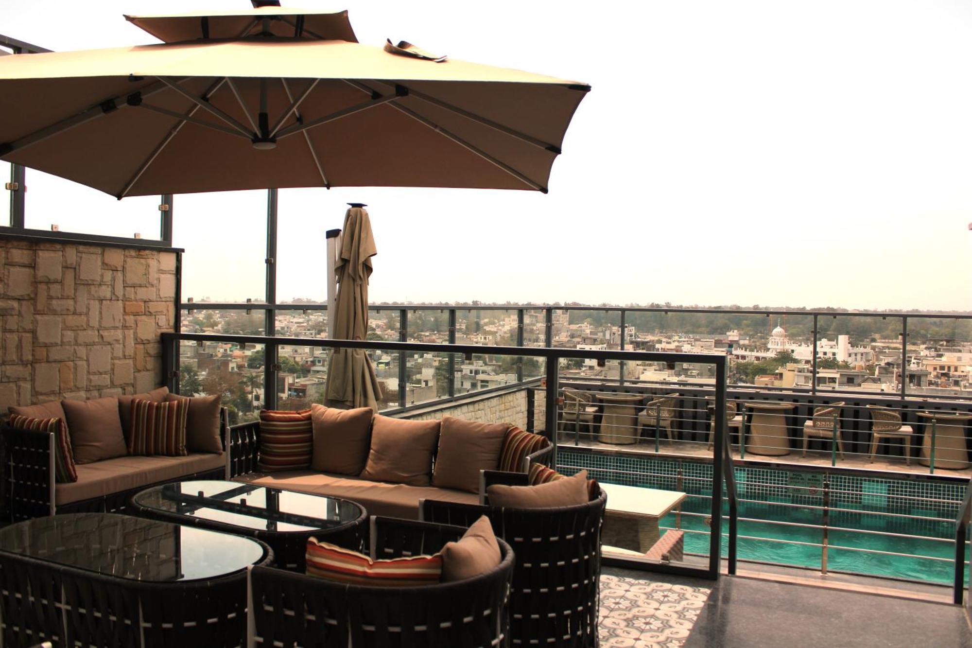 Blusalzz Residence Amritsar Bagian luar foto