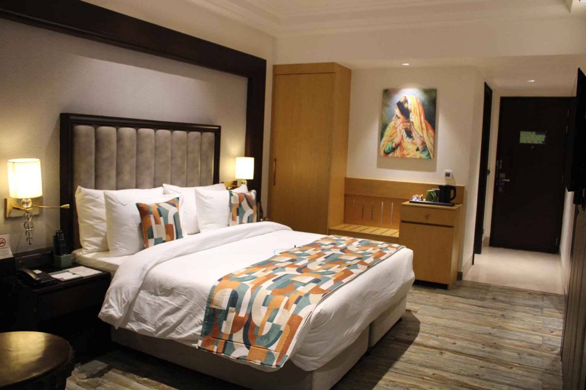 Blusalzz Residence Amritsar Bagian luar foto
